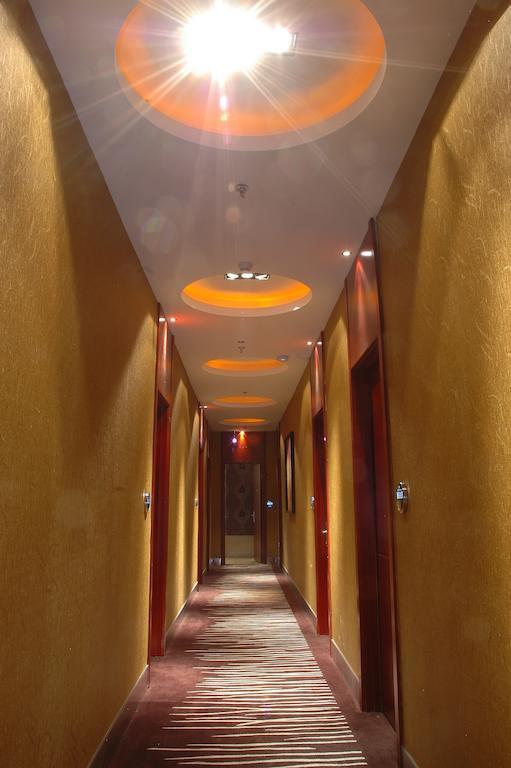 Harbin Yakelai Holiday Hotel Exterior foto