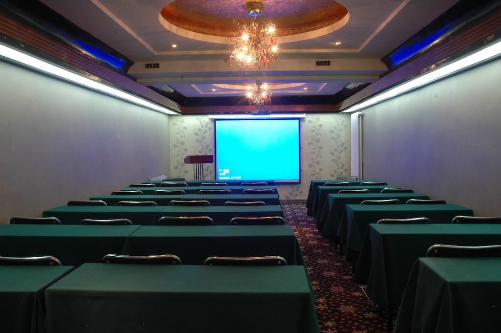 Harbin Yakelai Holiday Hotel Exterior foto